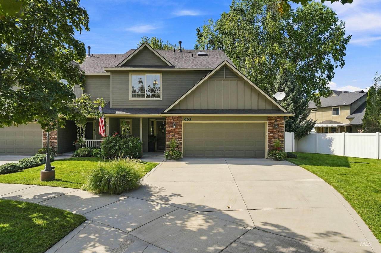 663 Shadowfox Pl - Photo 1