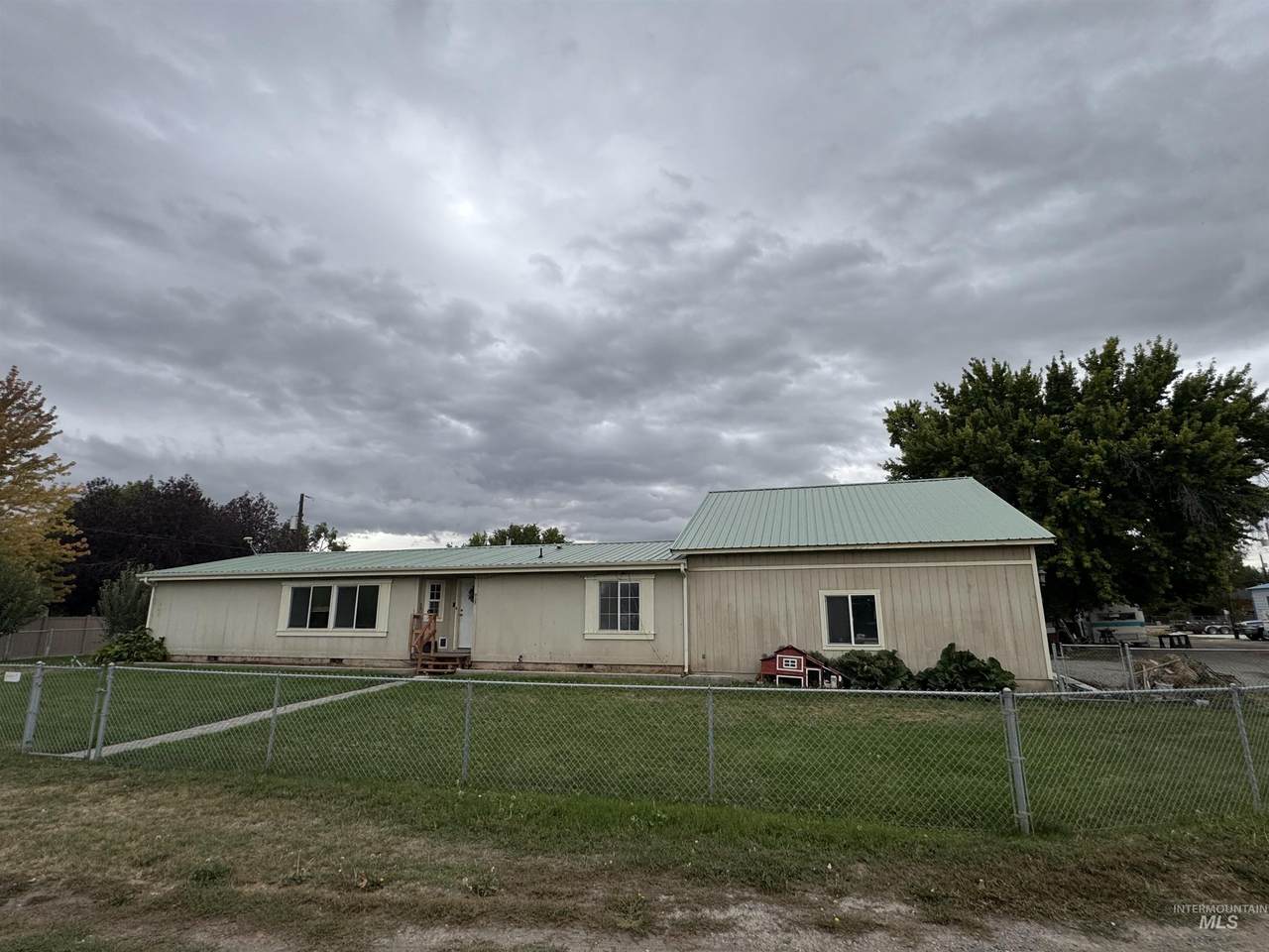 923 Colorado Street - Photo 1