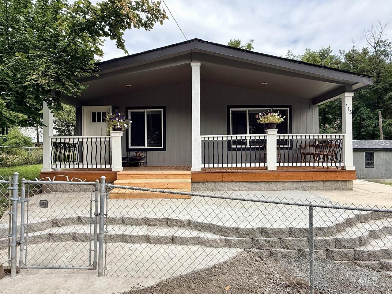 115 Trail Bay Dr - Photo 1