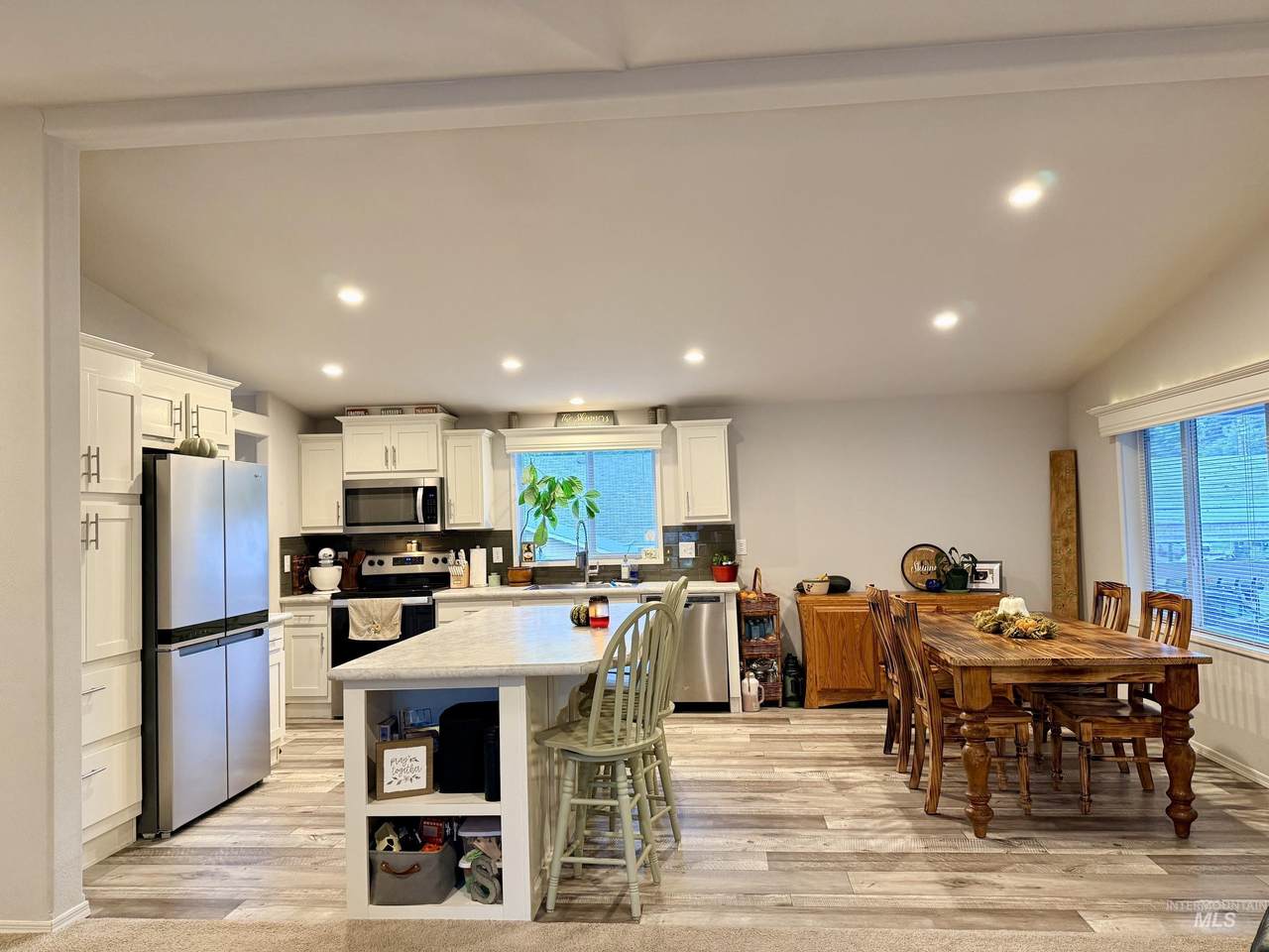 https://bt-photos.global.ssl.fastly.net/imls/1280_boomver_1_99001586-2.jpg