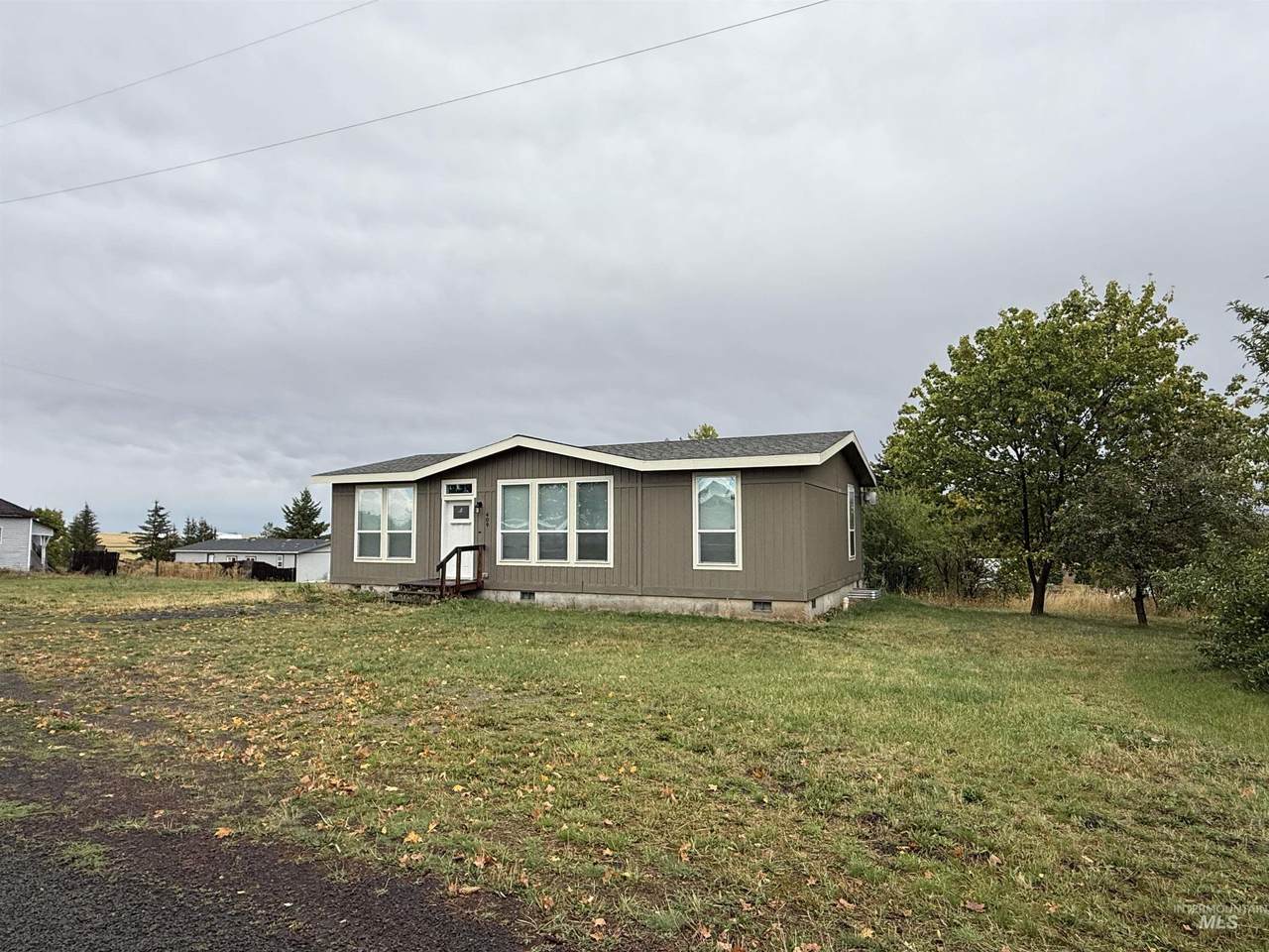 409 4th Avenue - Photo 1