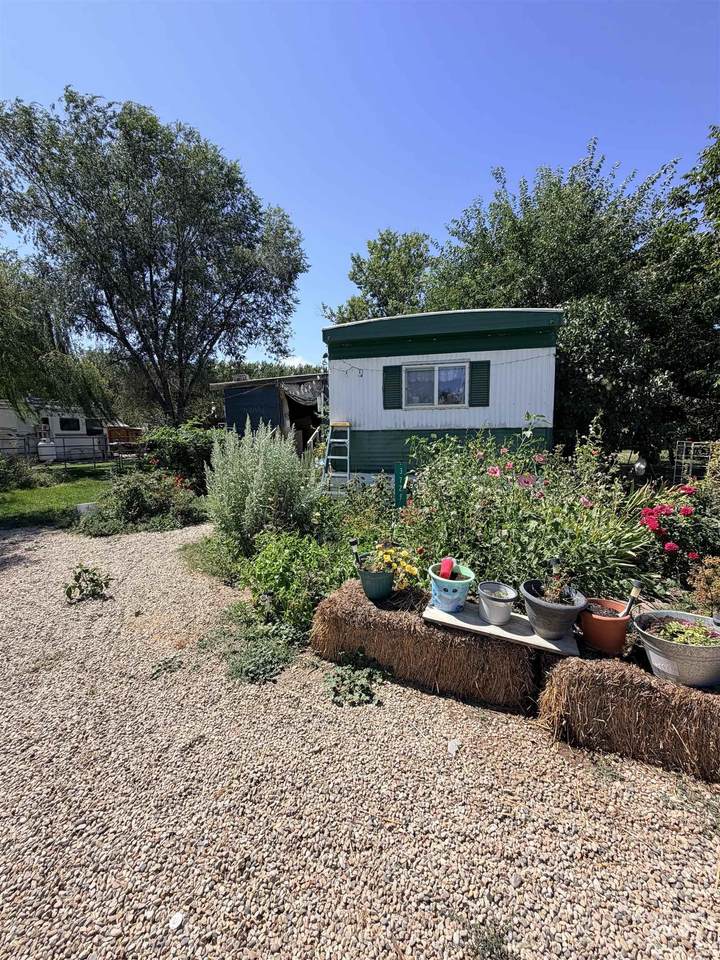 3729 Pioneer Rd - Photo 1
