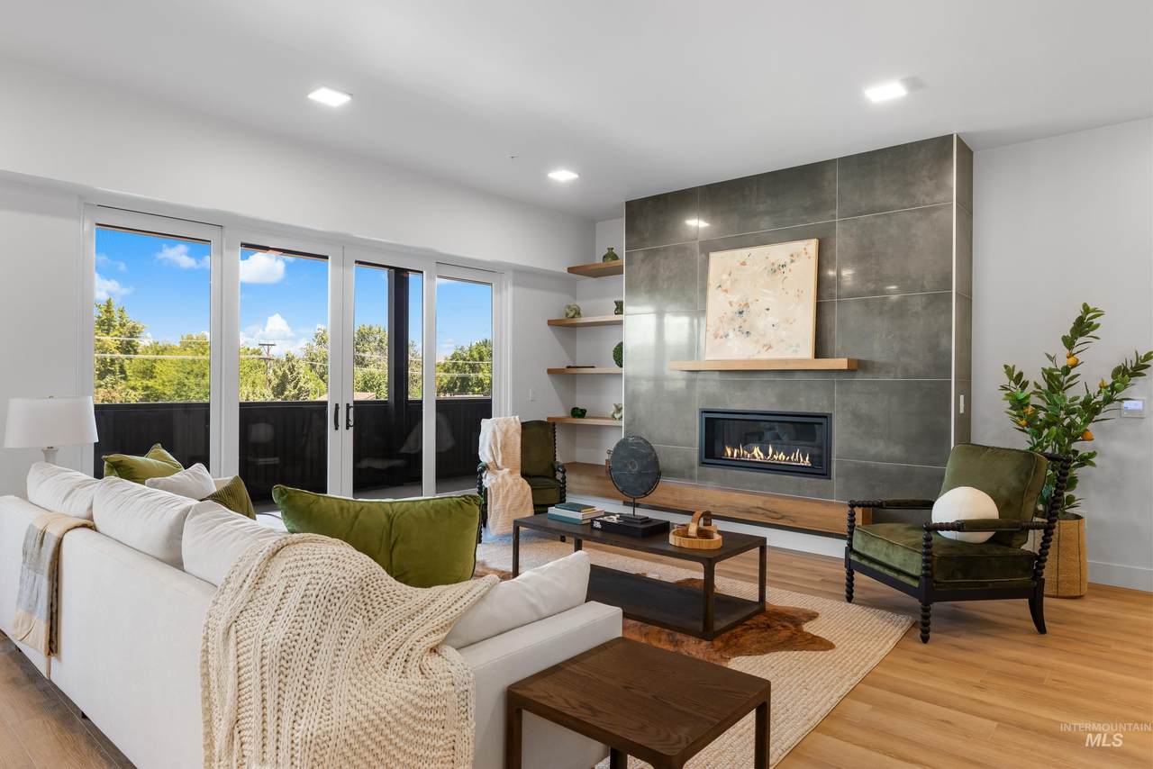55 State St - Photo 1