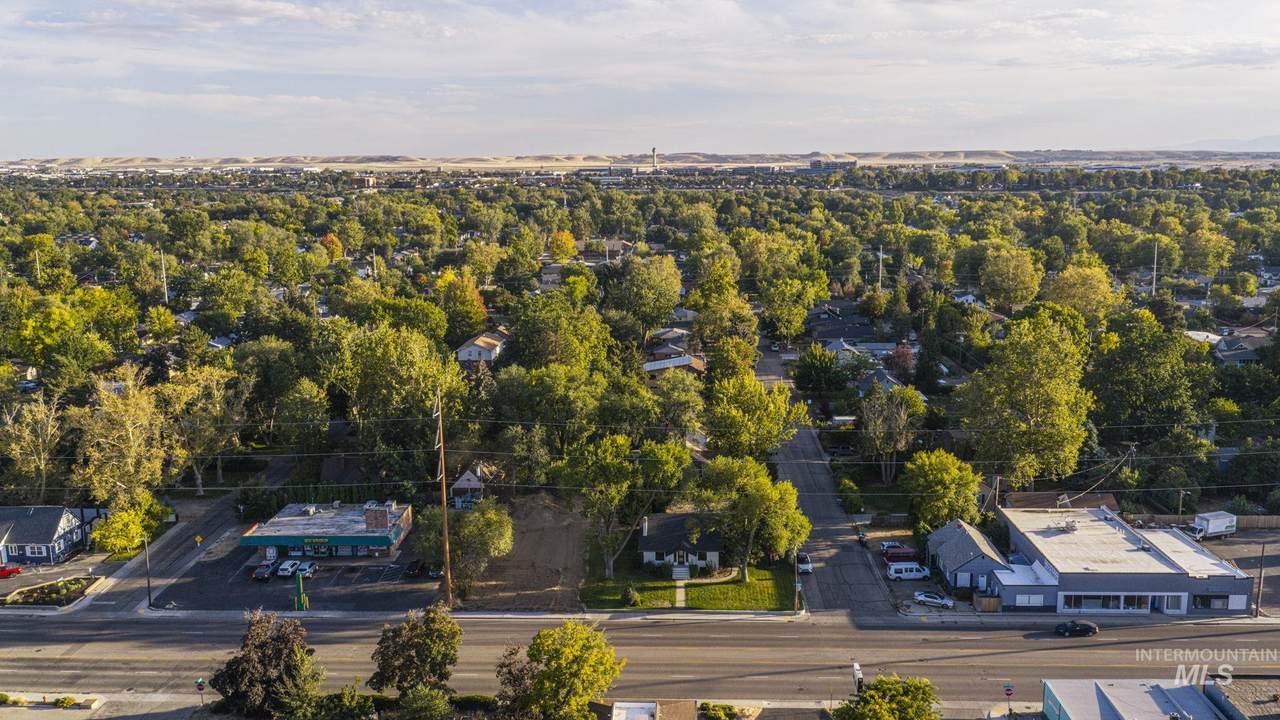 3113 W. Overland Road - Photo 1