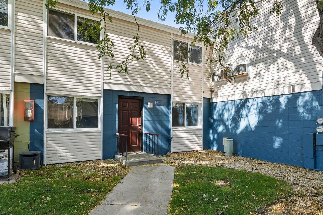 968 Curtis Rd - Photo 1