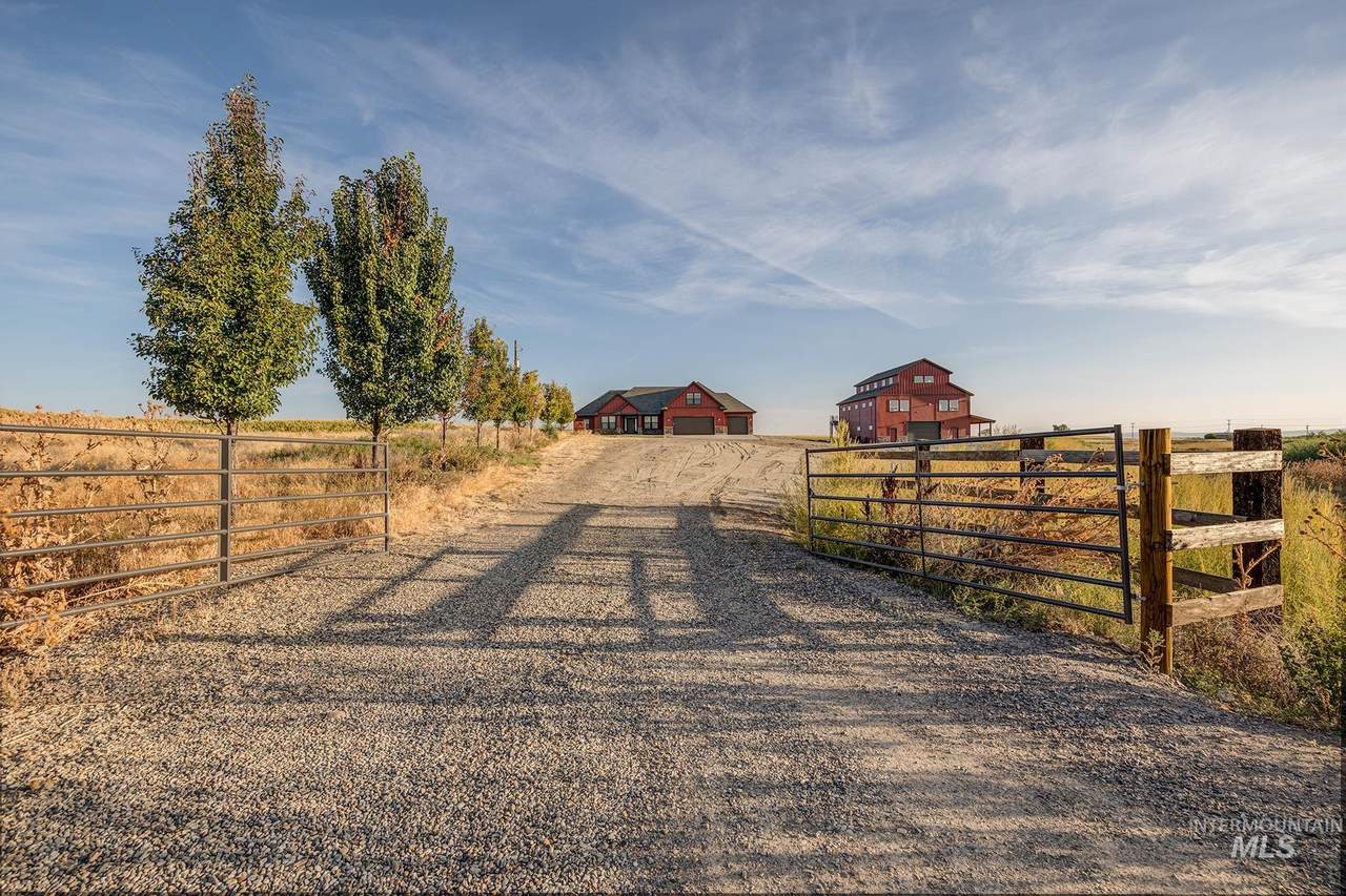 420 Grove Rd - Photo 1