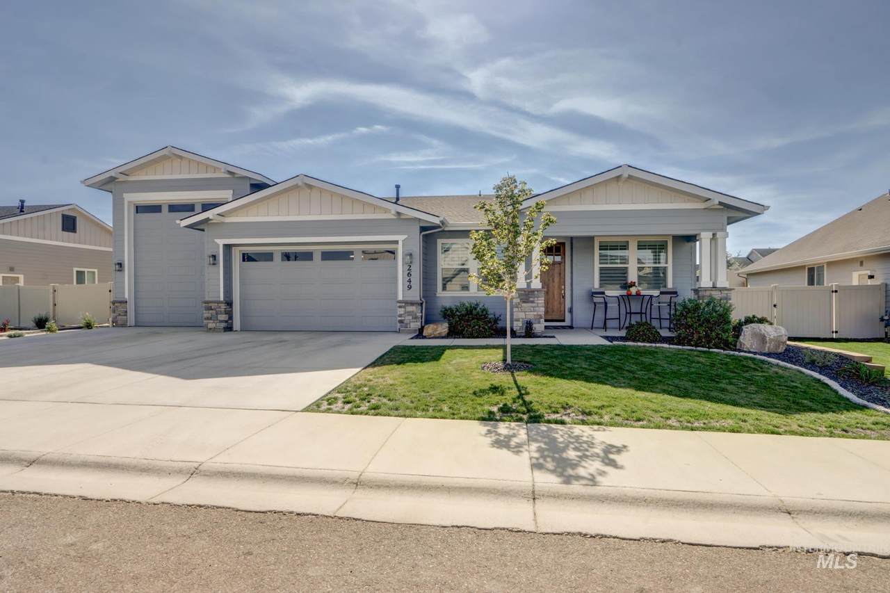 2649 Laidlaw Dr - Photo 1