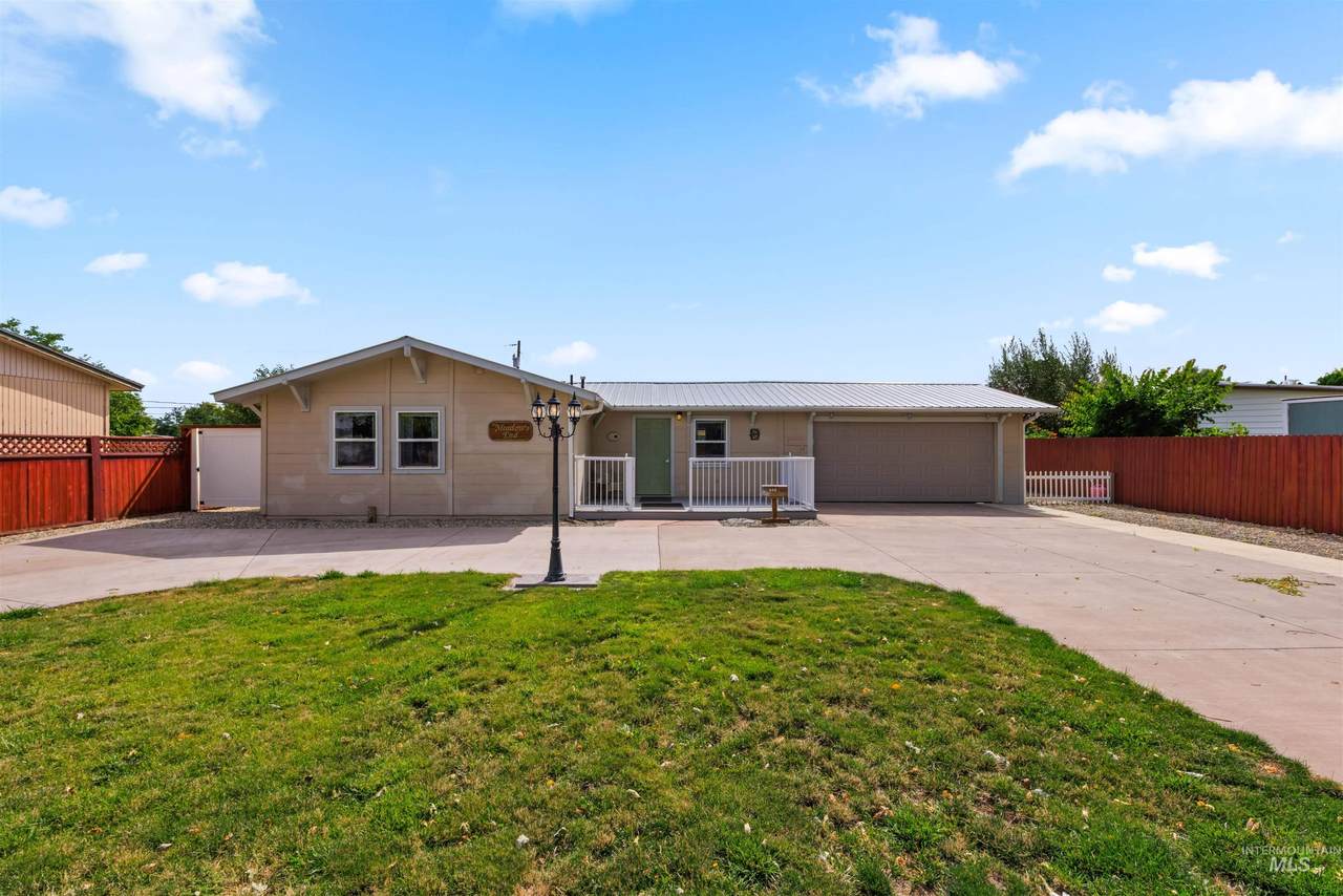 688 Meadow Dr - Photo 1