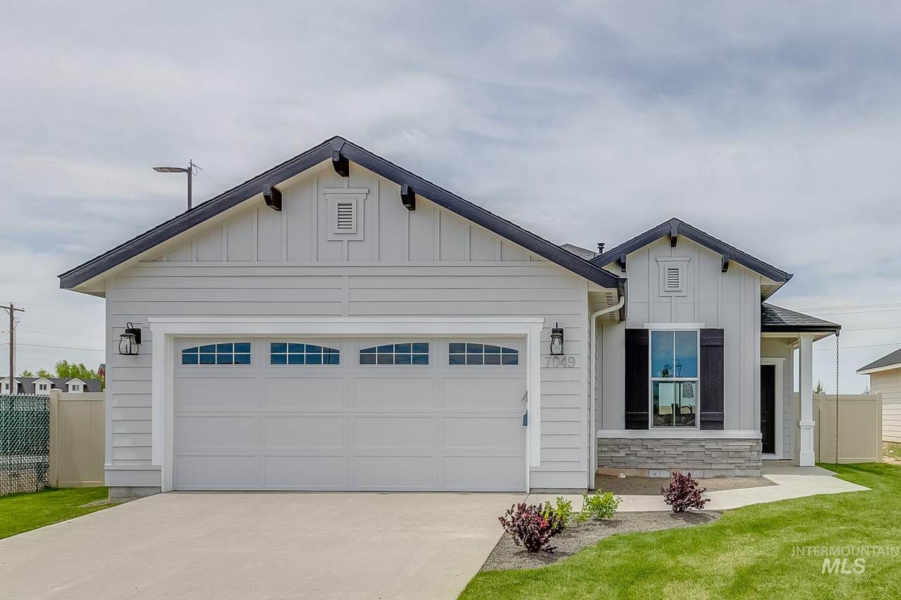 7049 Birch Creek Ave - Photo 1
