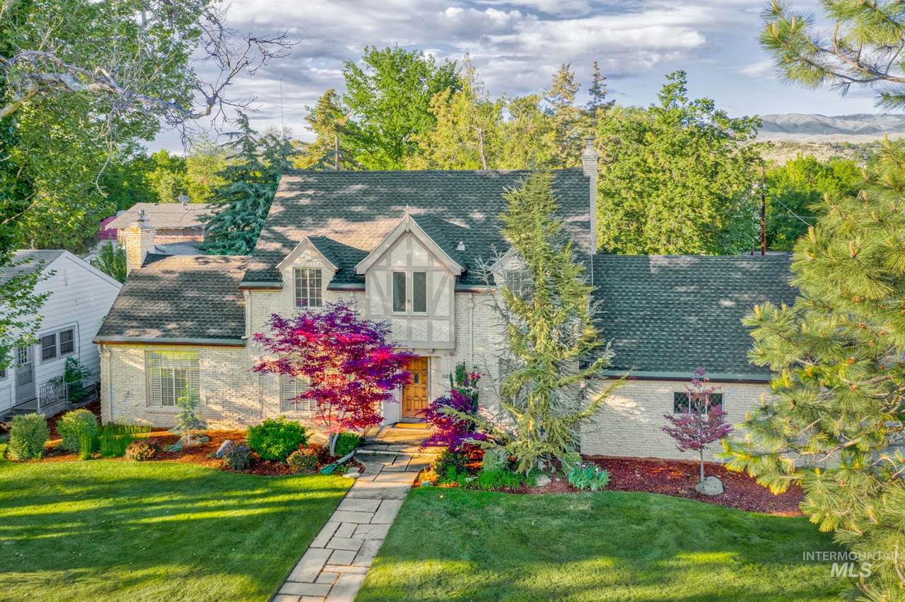1120 Warm Springs Ave - Photo 1