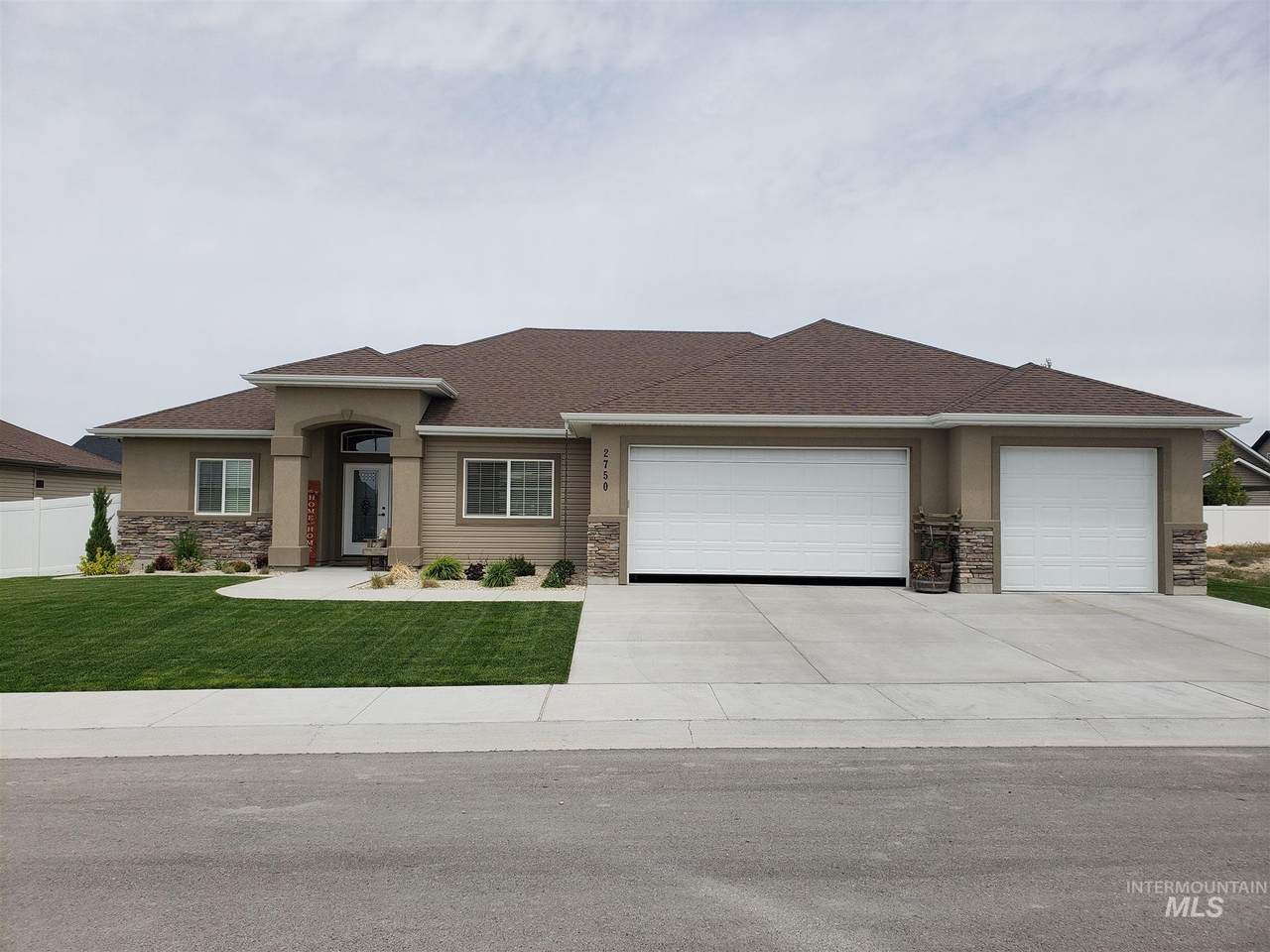 2750 Sunray Loop - Photo 1 2750 Sunray Loop - Photo 1