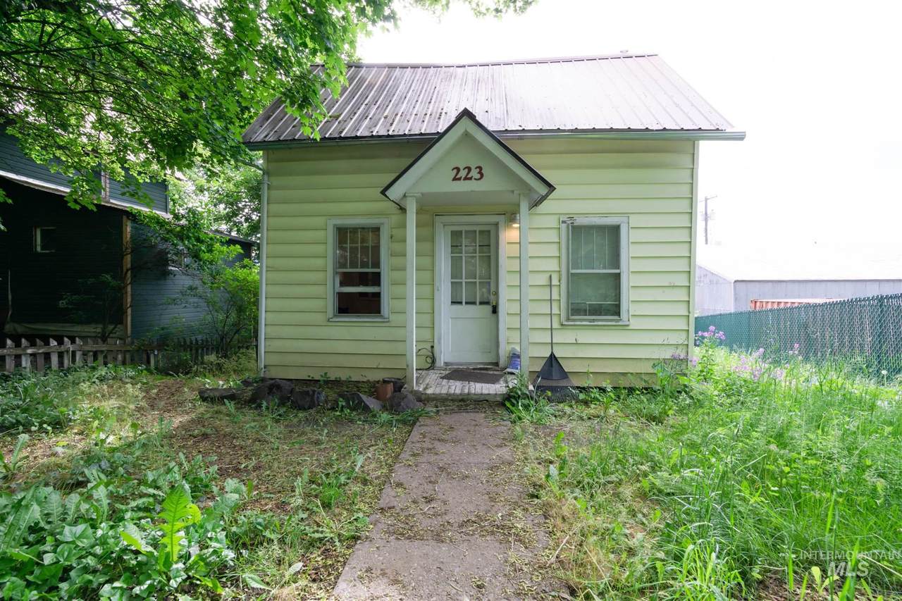223 Washington - Photo 1