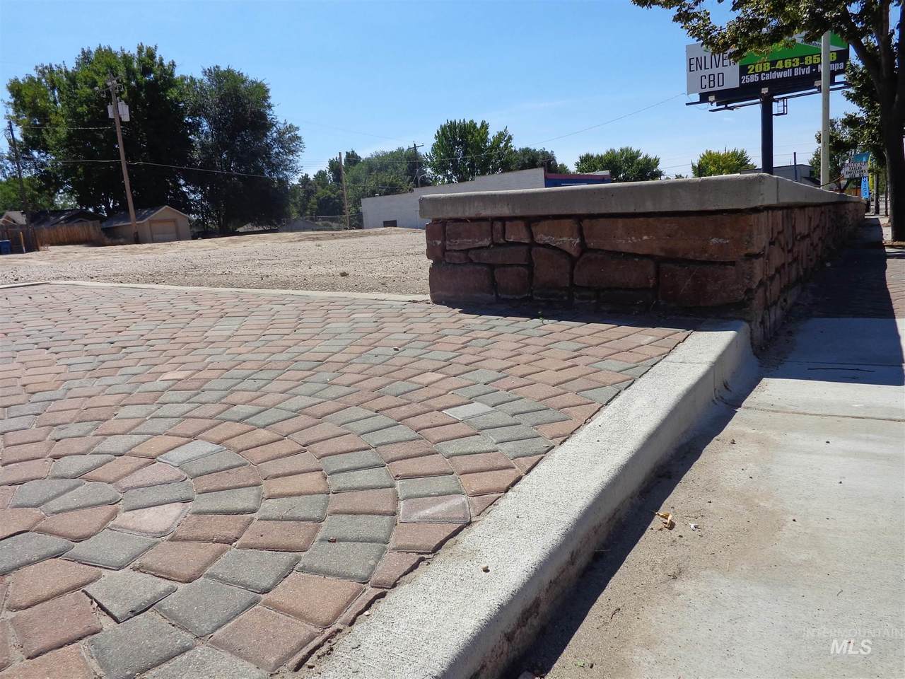 424 11th - Photo 1