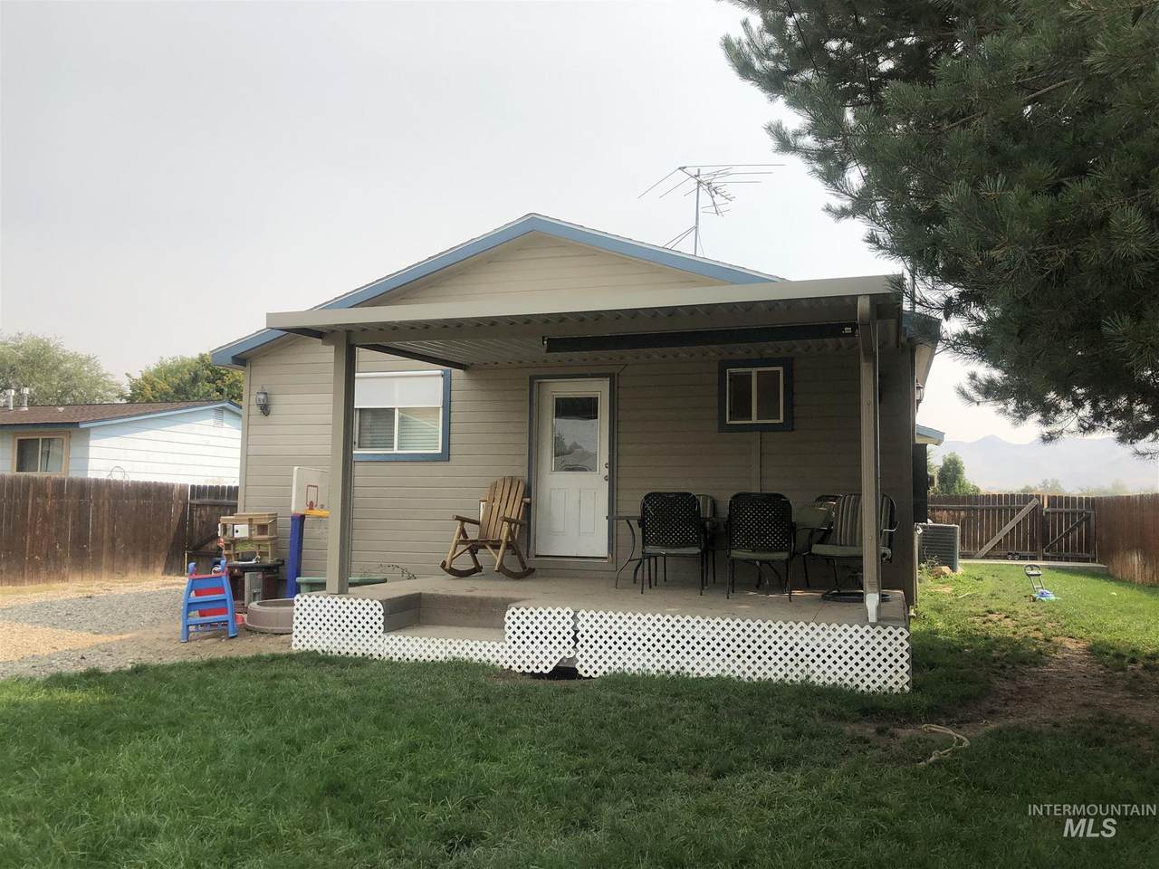 223 Erickson Ave - Photo 1