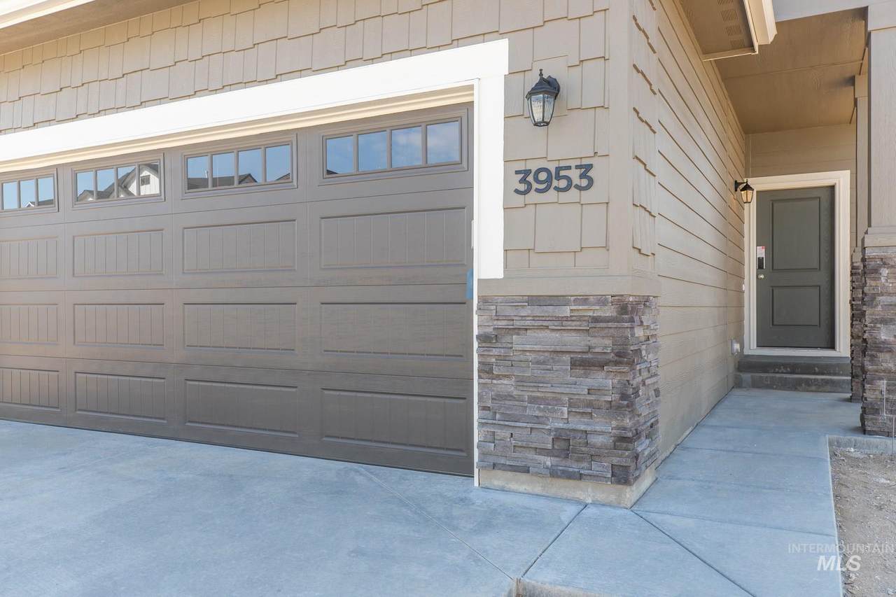 3953 Snow Canyon St - Photo 1