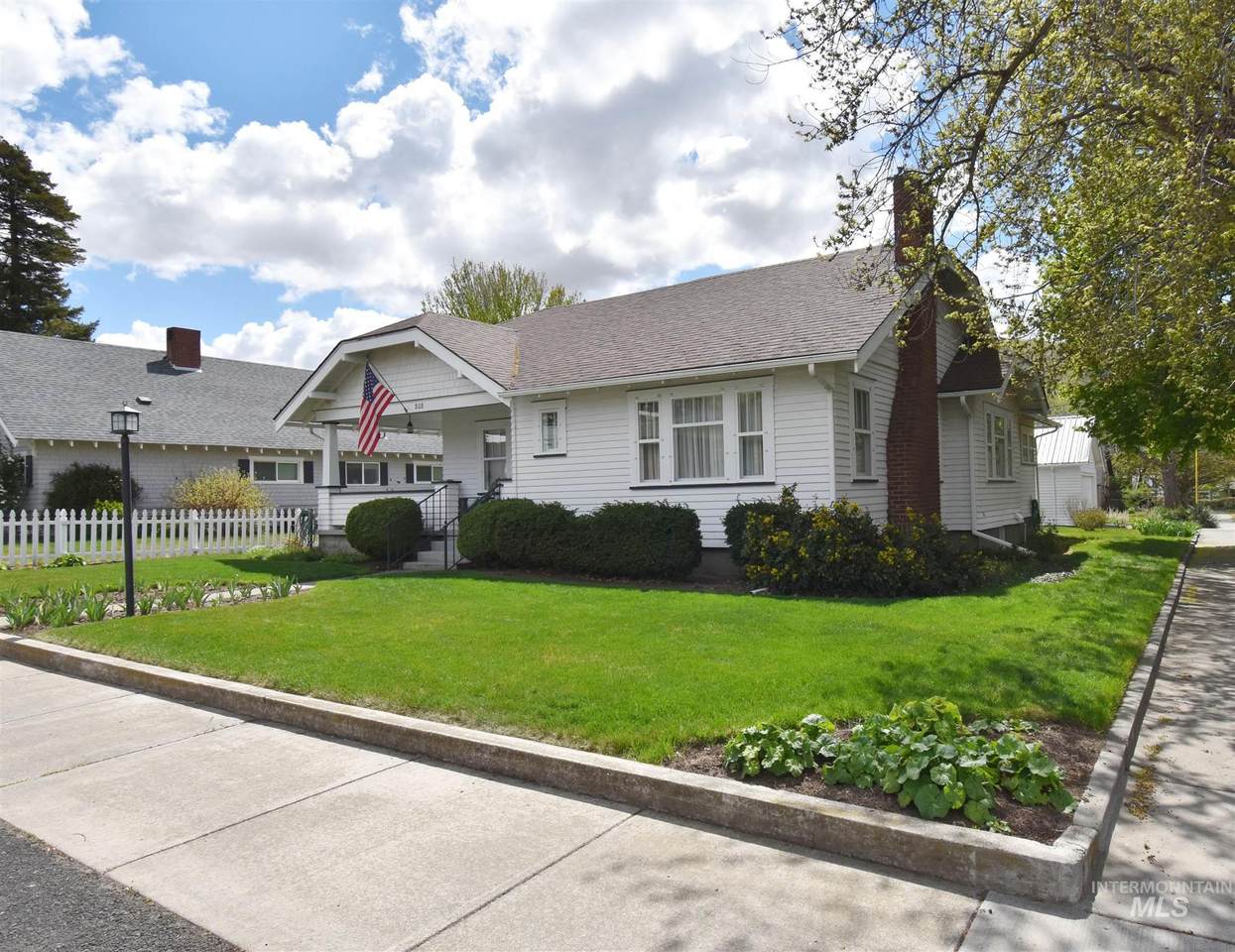808 Columbia Street - Photo 1