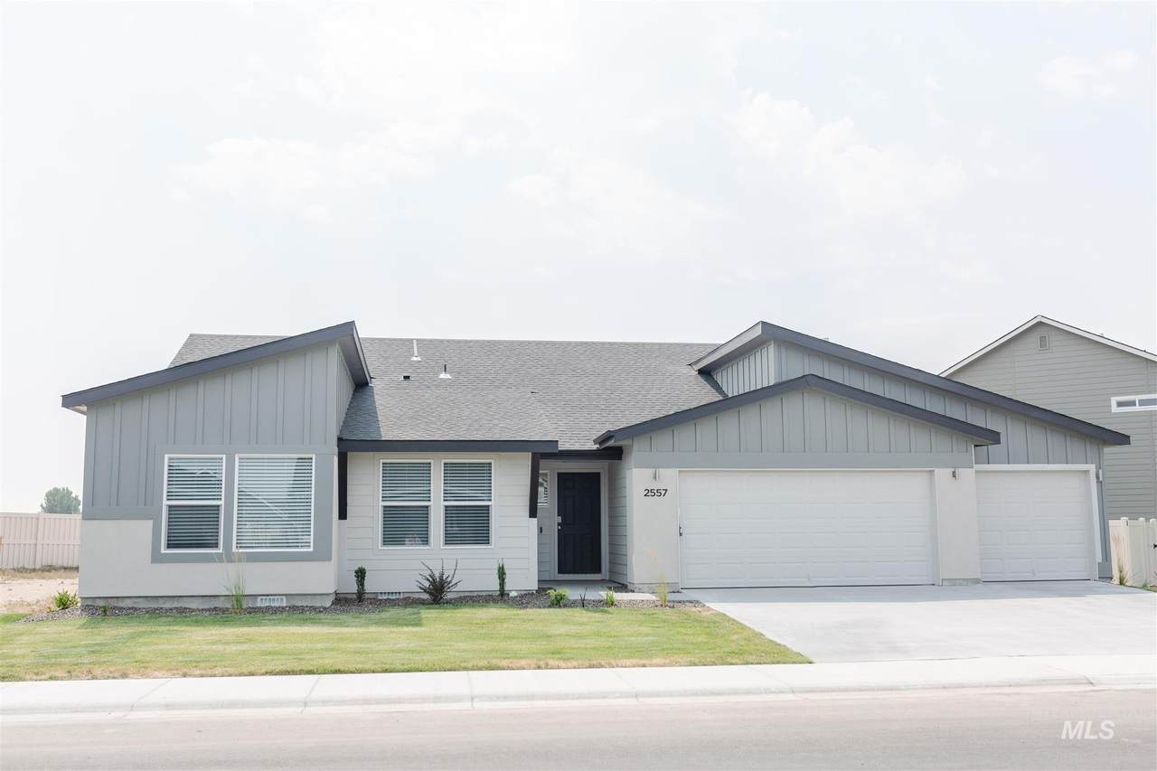 2557 Balboa Dr - Photo 1
