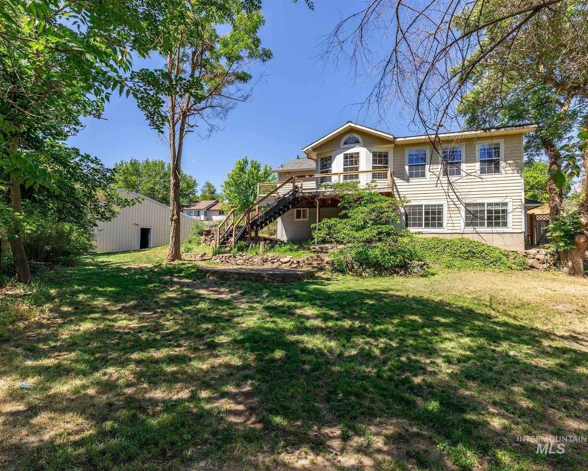 337 Silcott Street - Photo 1