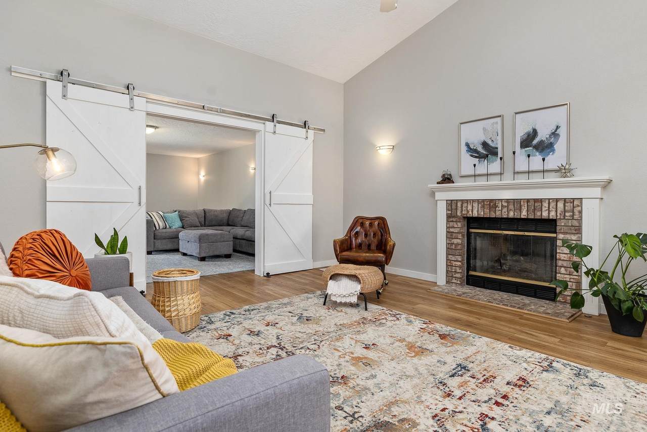 5573 S Impatiens Place - Photo 1
