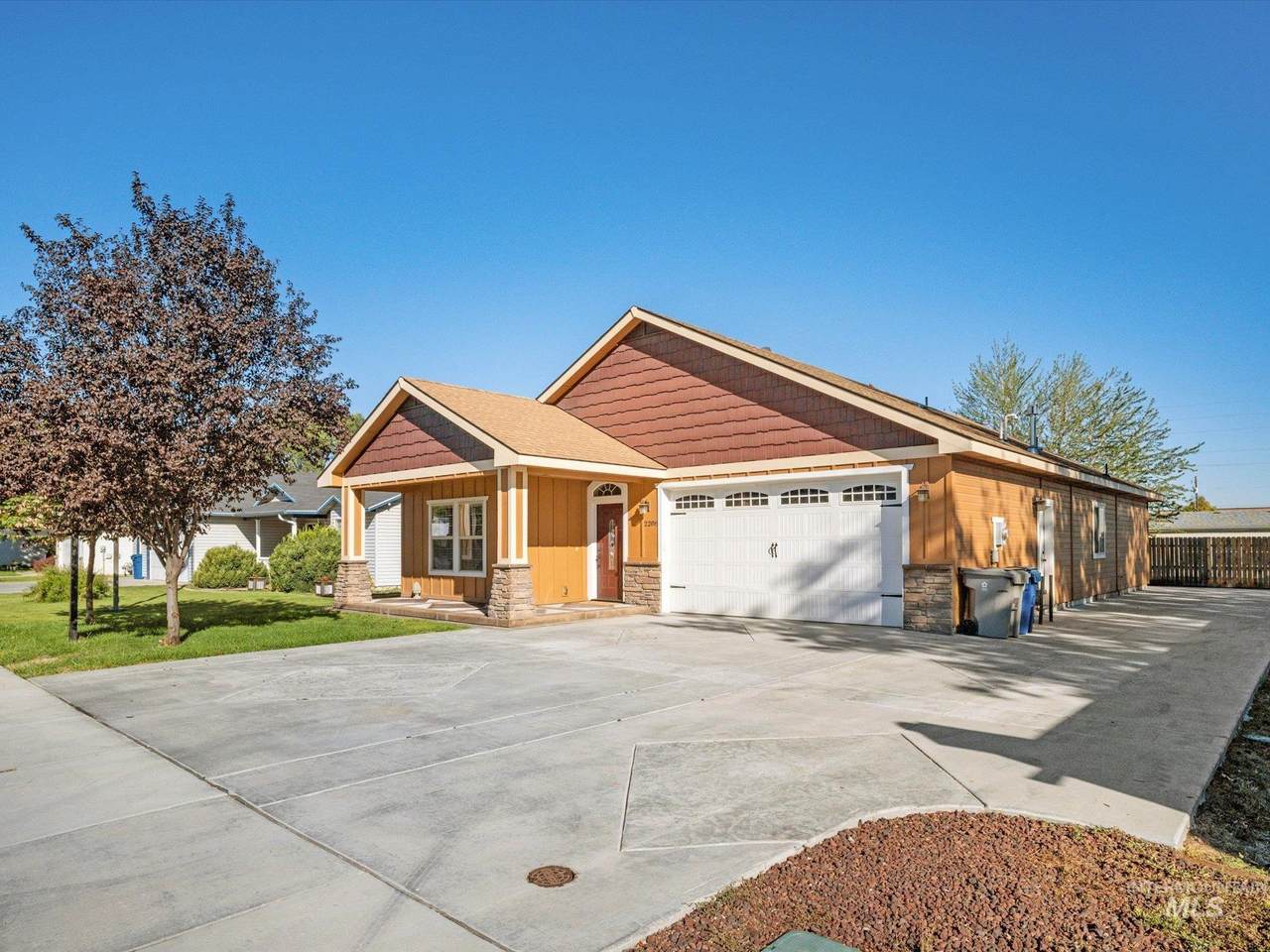 2208 Colorado - Photo 1