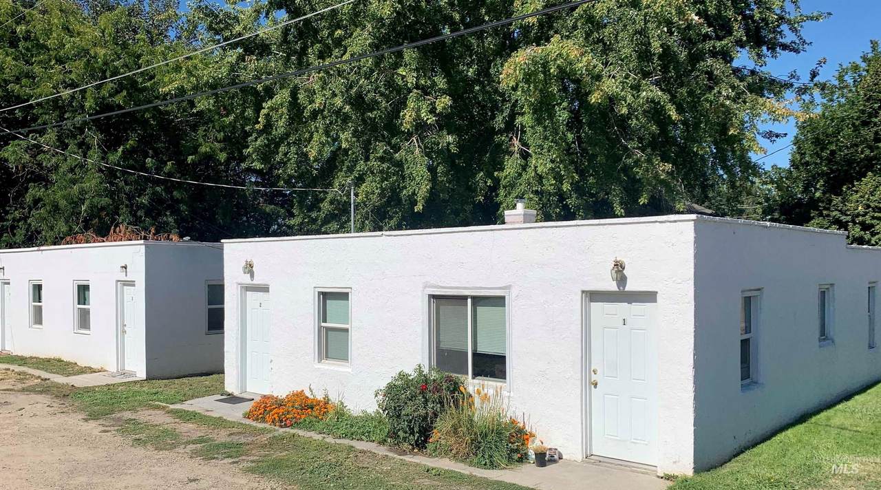 1011 4th St N - Photo 1