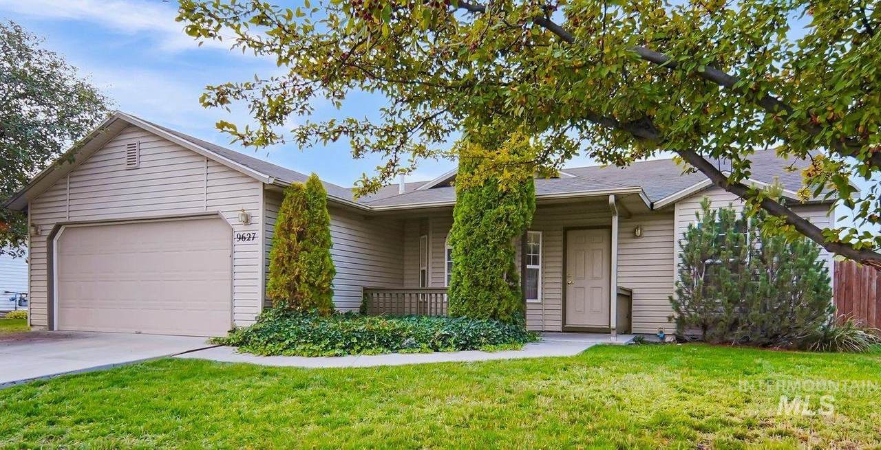9627 Medallion Dr - Photo 1