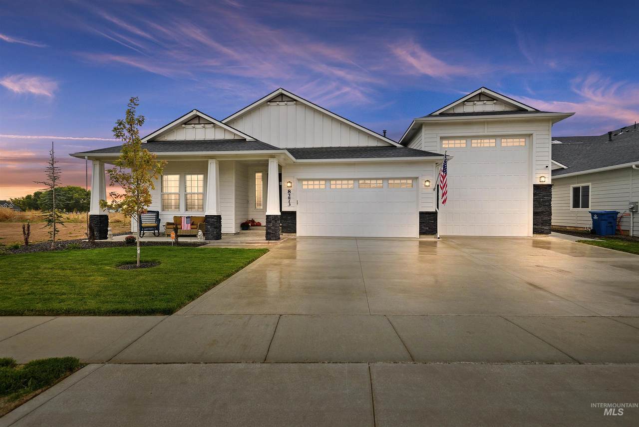 8273 E Sunray Drive - Photo 1