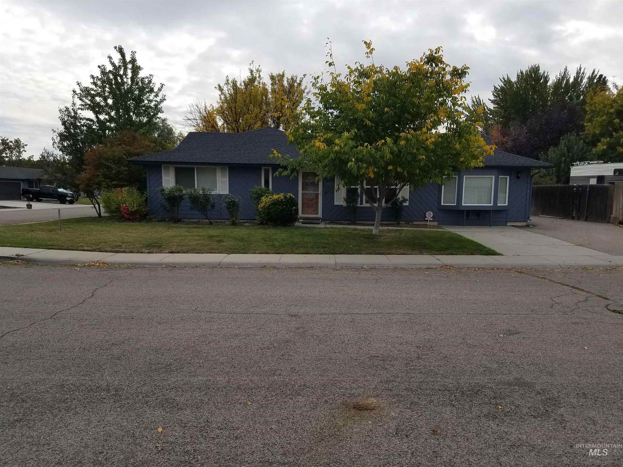 10899 Wildrose Ct - Photo 1