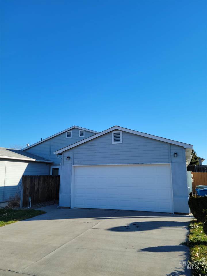 1732 Challis Dr - Photo 1