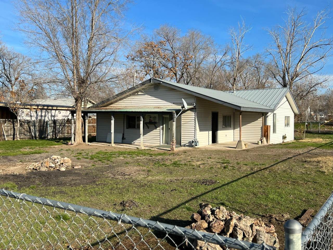 707 4th Street - Photo 1