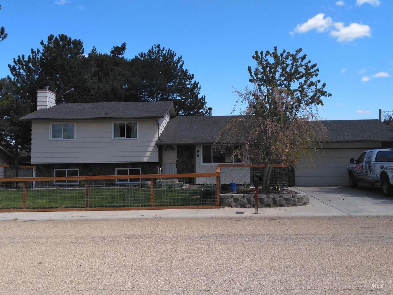 96 Andrew - Photo 1