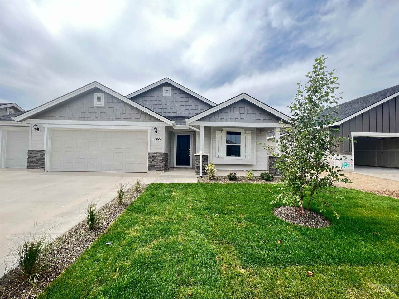 19365 Geneva Way - Photo 1