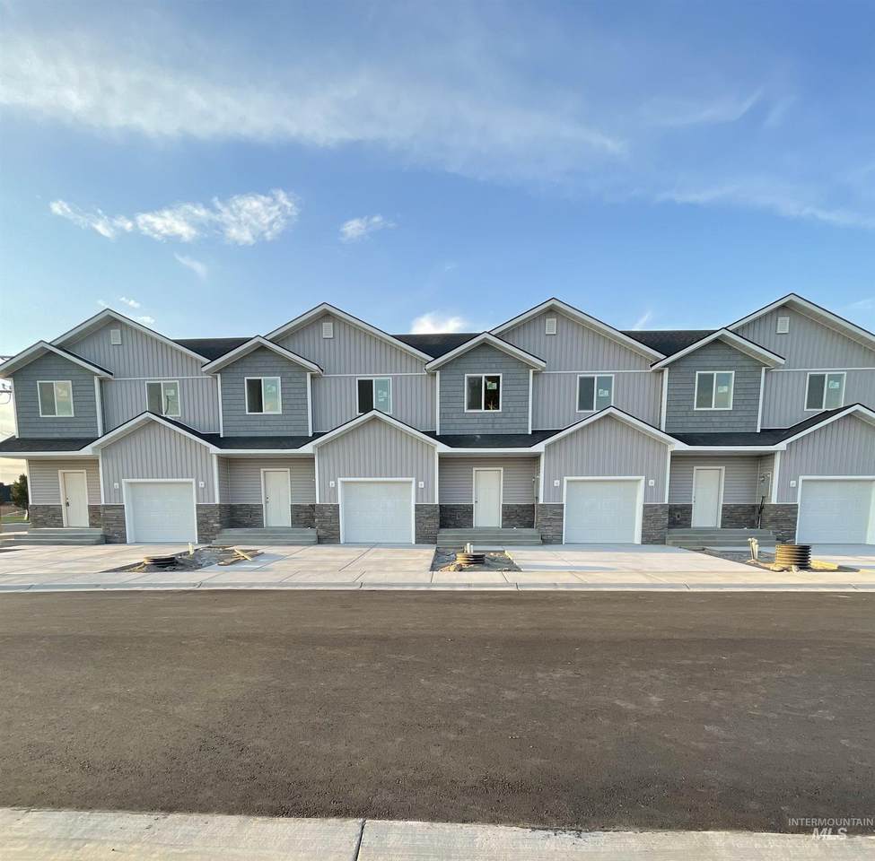 902 20th Street - Photo 1