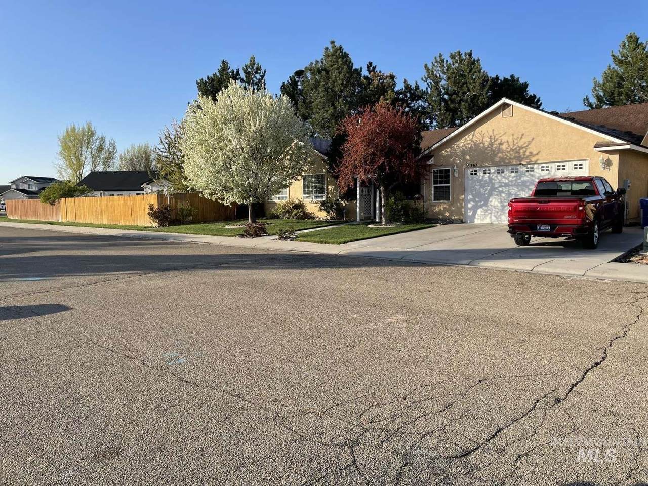 16367 Rainbow Dr - Photo 1