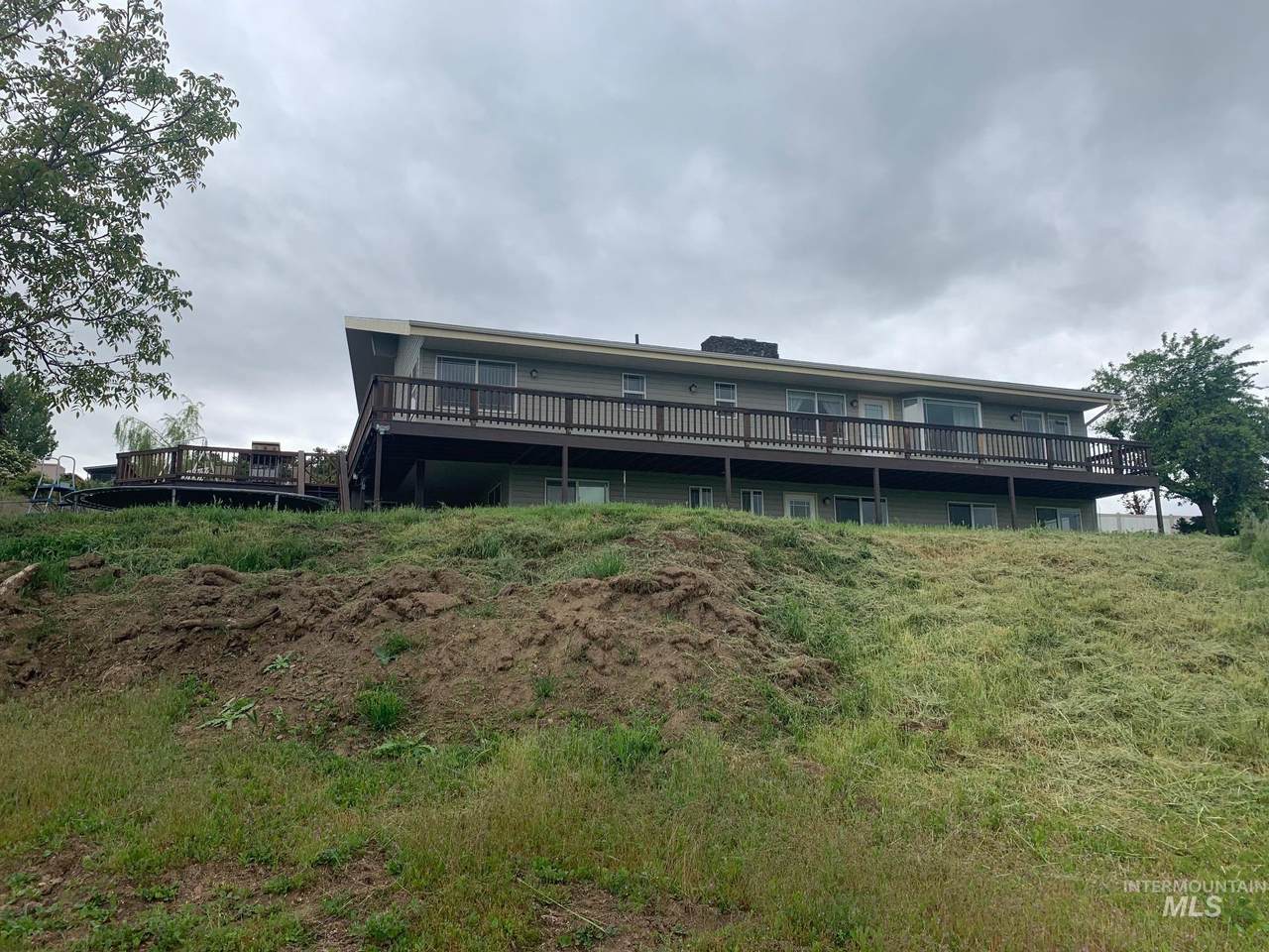 2703 8th Ave - Photo 1