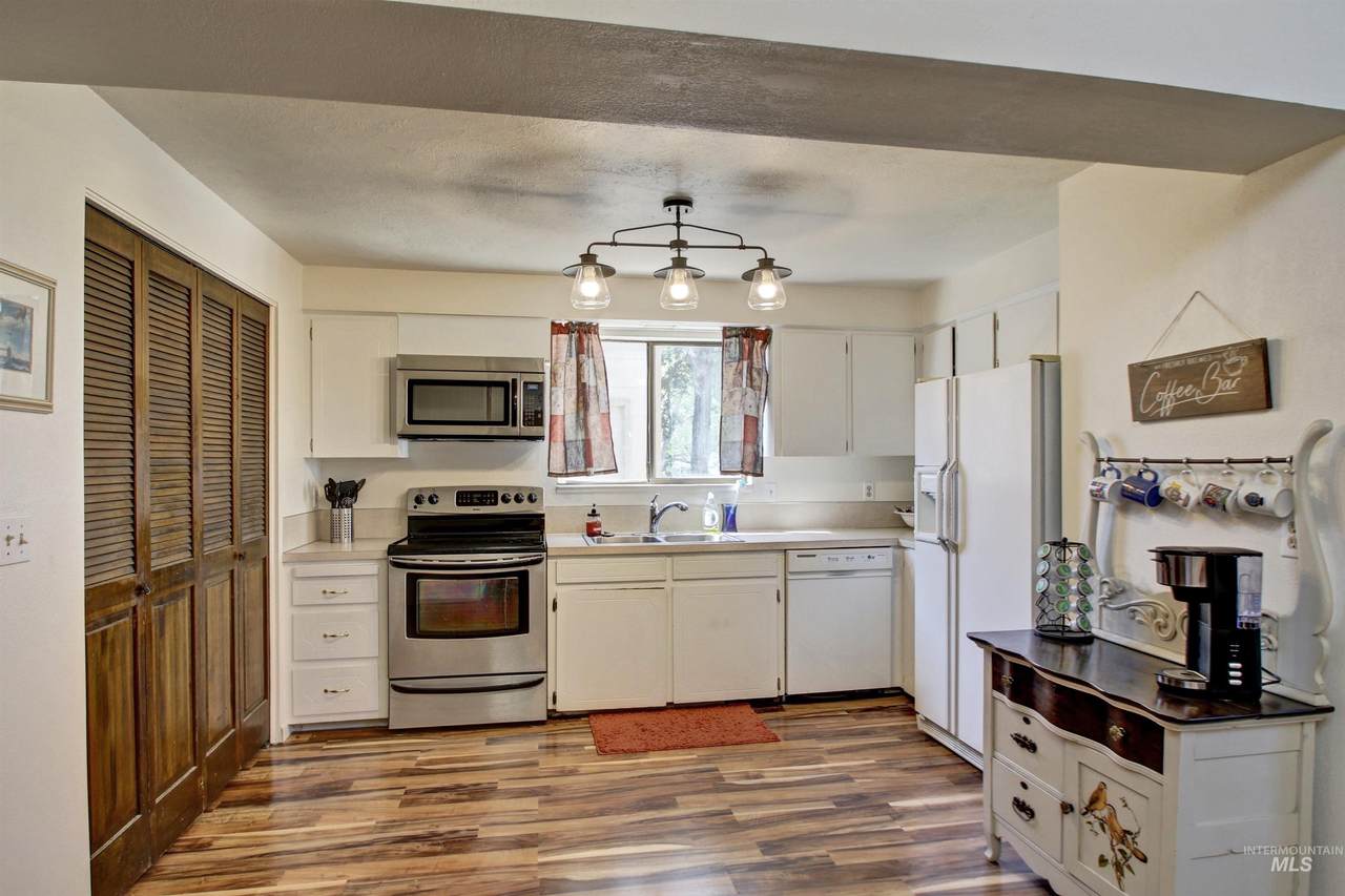 1134 Crest Wood Drive - Photo 1