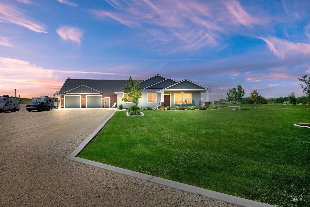 1025 Shippy Ln - Photo 1