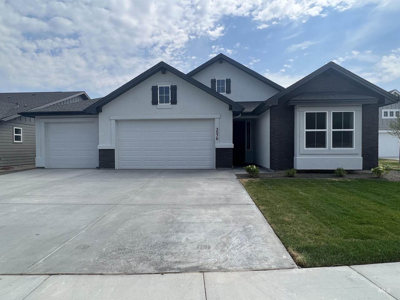 3576 Taradale Ave - Photo 1