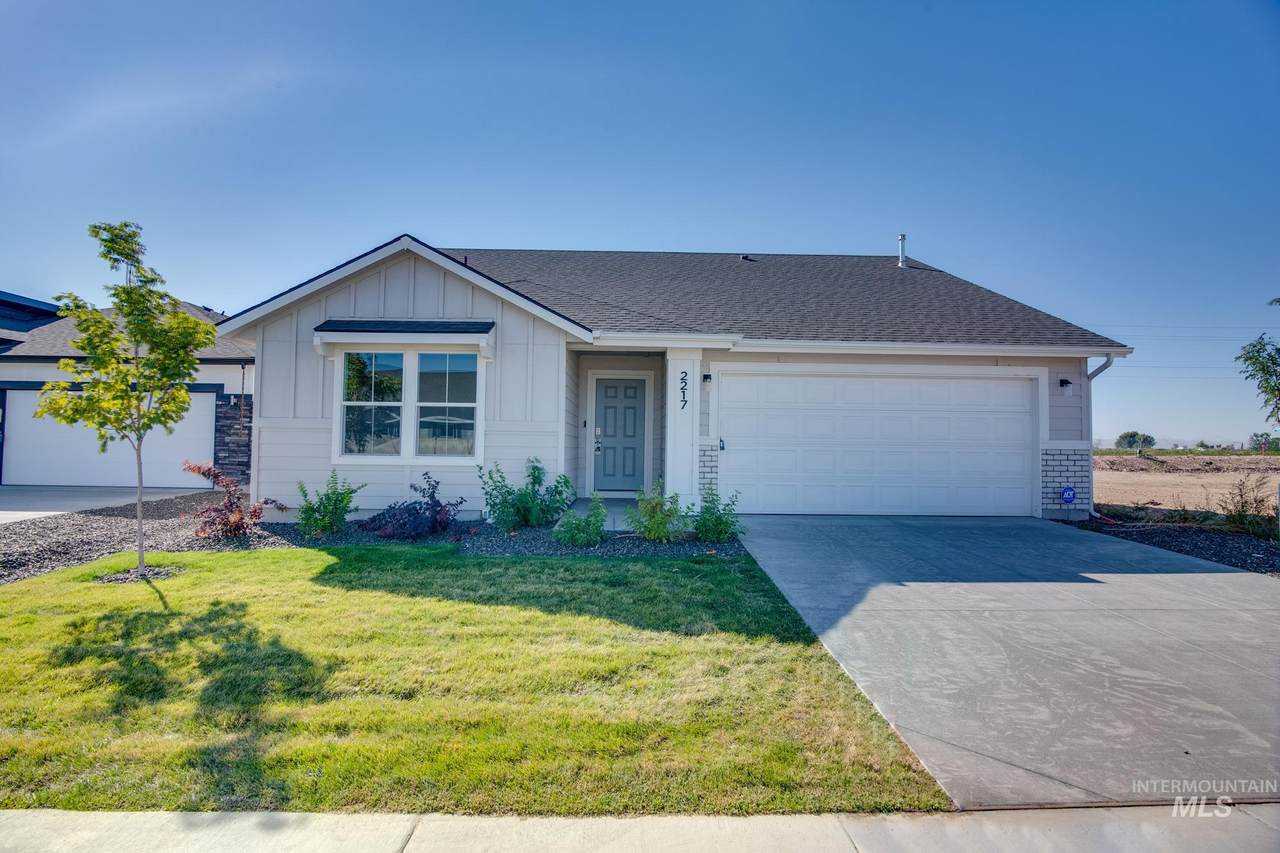 197 Meadowsweet Ave - Photo 1