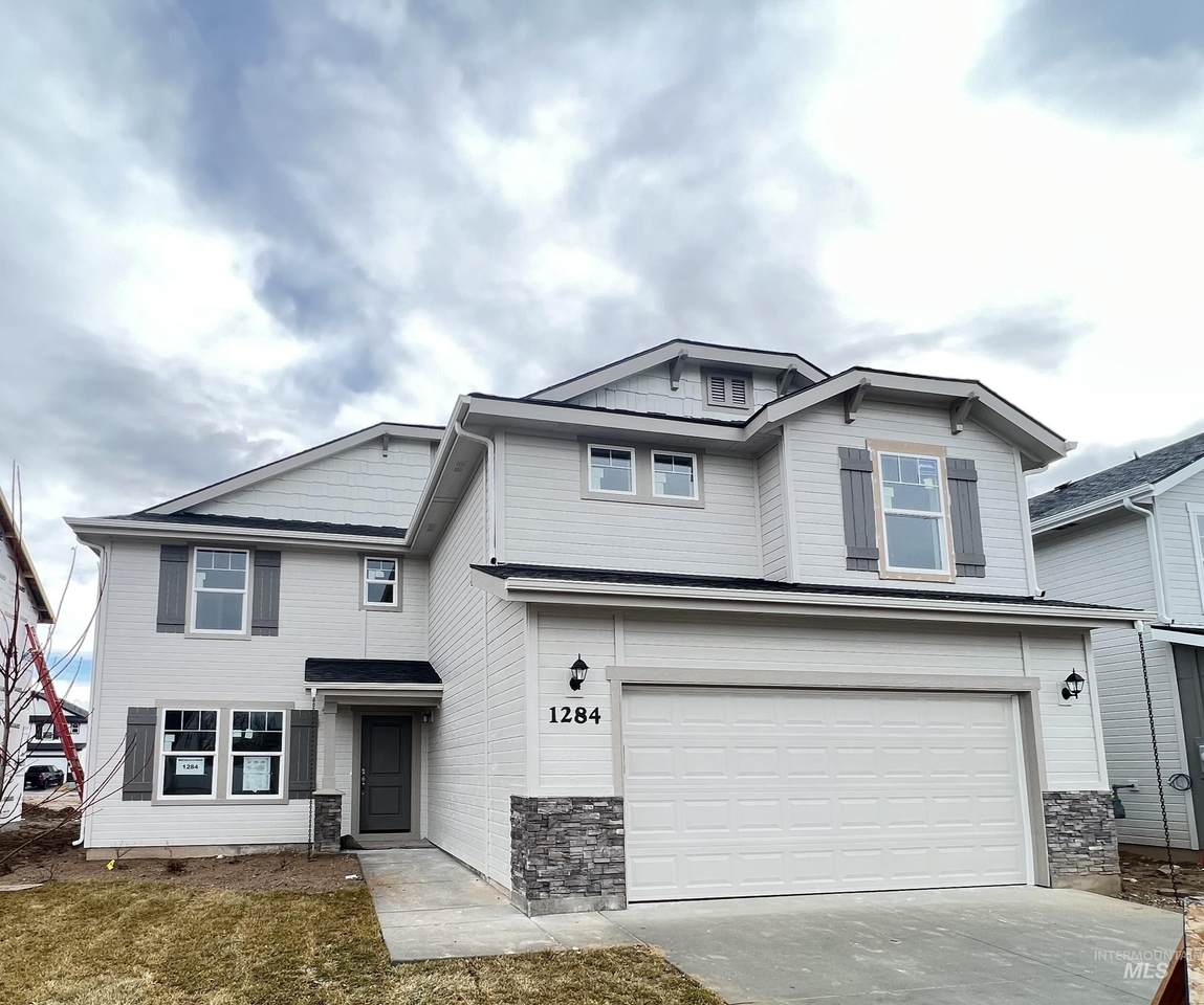 1284 Wiston Ave - Photo 1