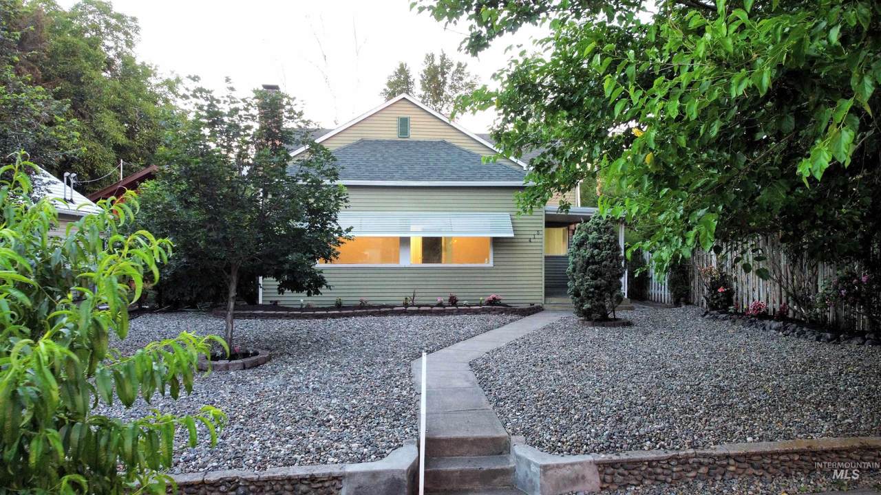415 6th Avenue - Photo 1
