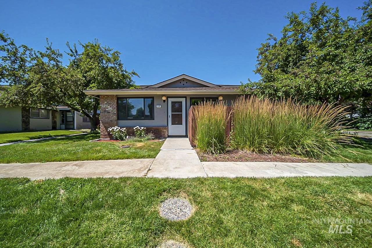 1123 Hilton - Photo 1