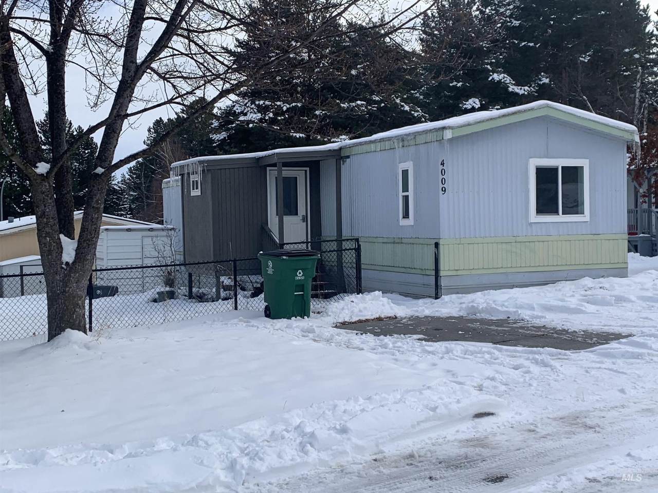 609 Almon - Photo 1