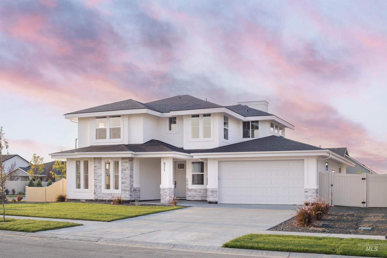 971 Viedma Street - Photo 1