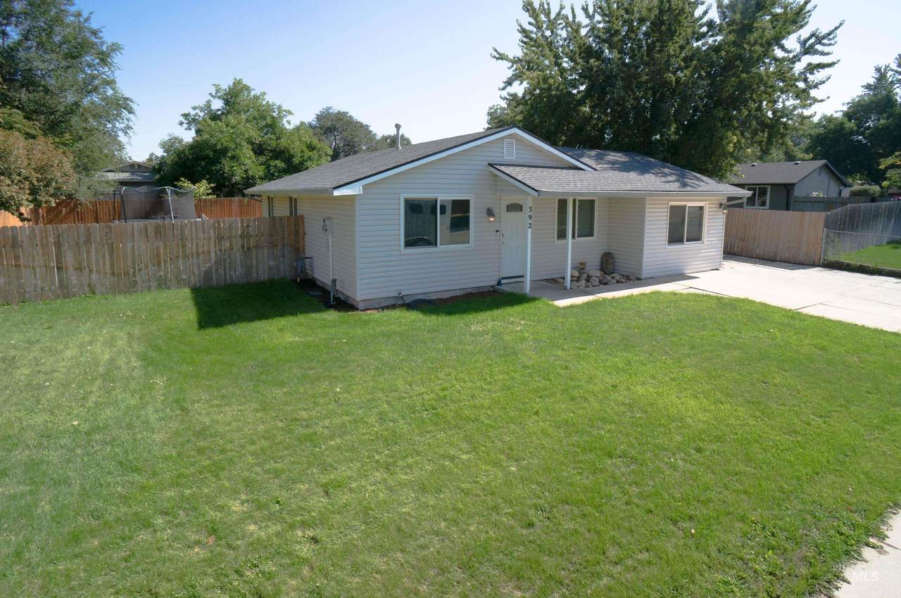 392 S Hayward Ave. - Photo 1