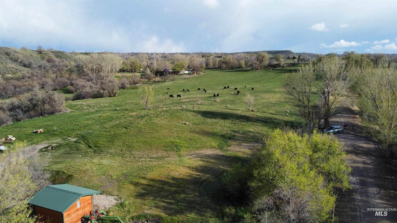 4480 Silver Creek Rd. - Photo 1