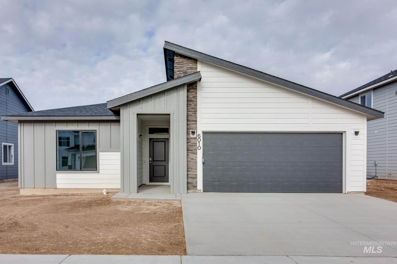 6010 Kalamata St - Photo 1