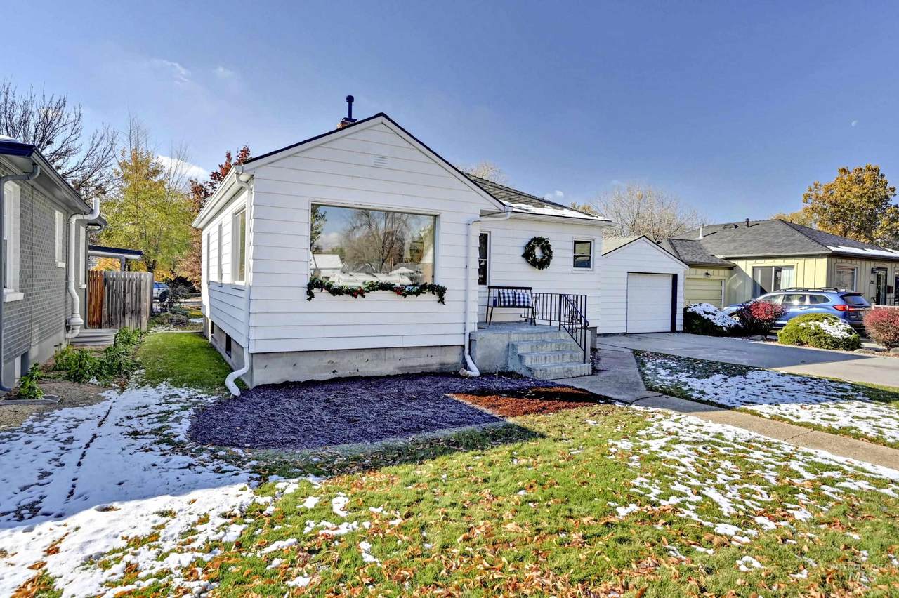 2505 Davis St - Photo 1