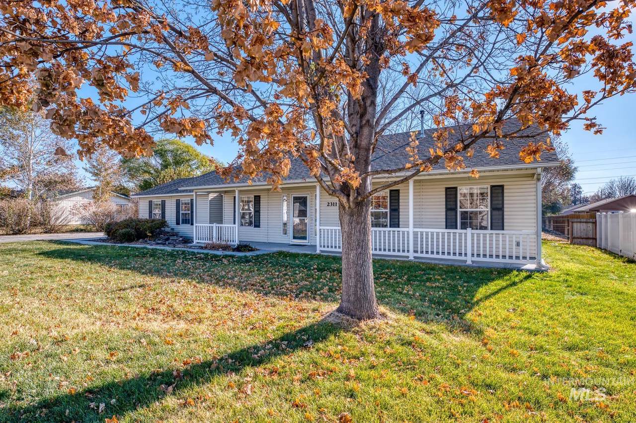 2311 Dewey Ave - Photo 1