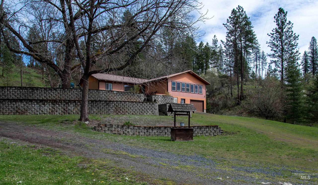 105 Old Barn Ln - Photo 1